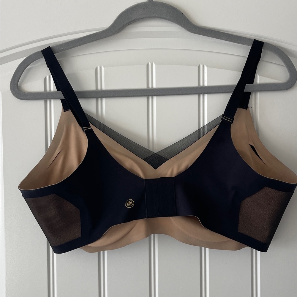CrossOver Contour Bra - Picture 6 of 10